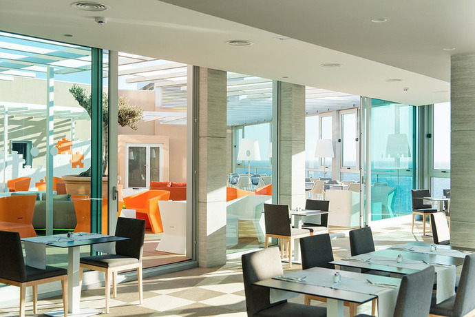 Imagen del bar/restaurante del Hotel Riviera Vista. Foto 6