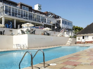 Imagen de la piscina del Hotel Riviera and Holiday Apartments. Foto 2