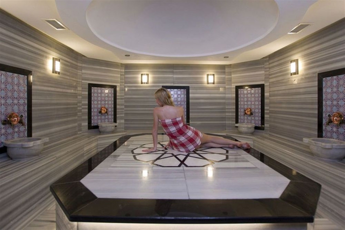 Imagen de la piscina del Hotel Riviera and Spa. Foto 7