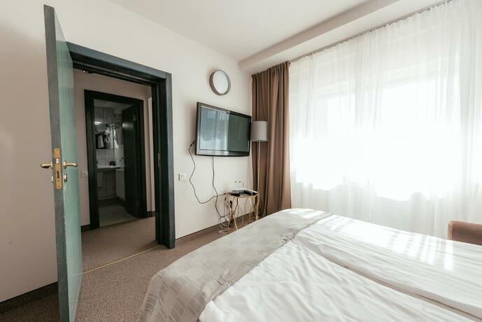 Imagen general del Hotel Riviera by Queens and Resort. Foto 2