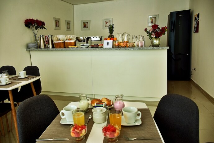Imagen del bar/restaurante del Hotel Riviera es Ejecutivo. Foto 13
