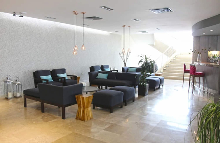 Imagen de los interiores del Hotel Rivoli Select. Foto 17