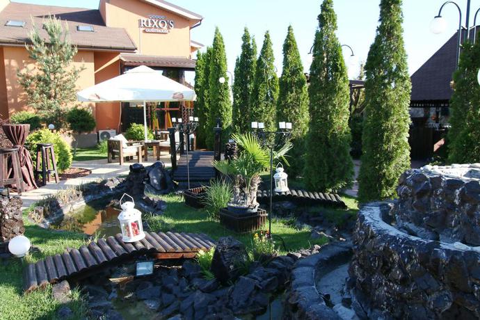 Imagen de los exteriores del Hotel Rixo`s GuestHouse. Foto 12