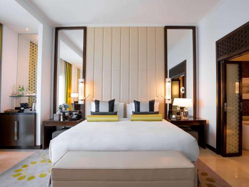 Imagen de la habitación del Hotel Rixos Marina Abu Dhabi. Foto 8