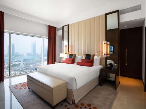 Imagen de la habitación del Hotel Rixos Marina Abu Dhabi. Foto 12