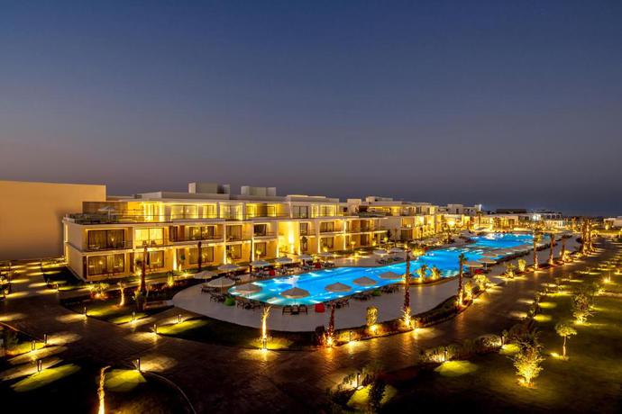 Imagen de los exteriores del Hotel Rixos Premium Magawish Bay View. Foto 7