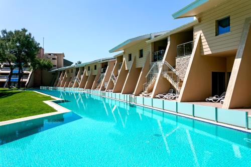 Imagen de la piscina del Hotel Rixos Sungate - The Land Of Legend Access. Foto 19