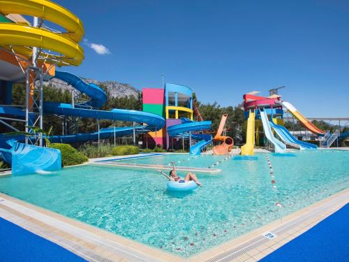 Imagen de la piscina del Hotel Rixos Sungate - The Land Of Legend Access. Foto 20