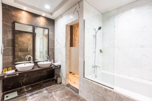 Imagen general del Hotel Rixos The Palm Luxury Suite Collection. Foto 5