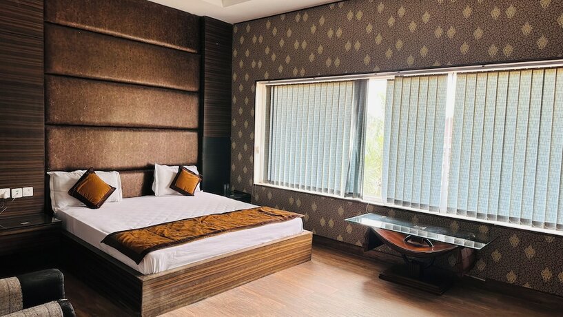 Imagen de la habitación del Hotel Riya Palace, Haldwani. Foto 10