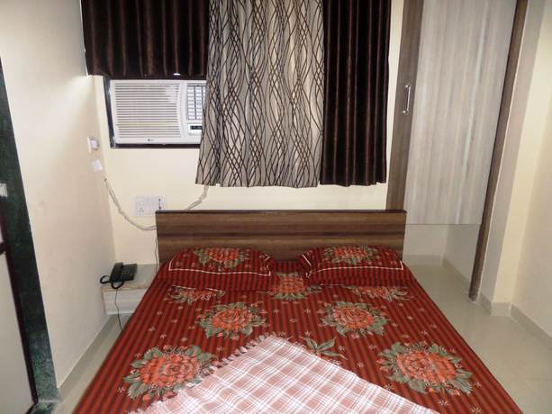 Imagen de la habitación del Hotel Riya Raj. Foto 9