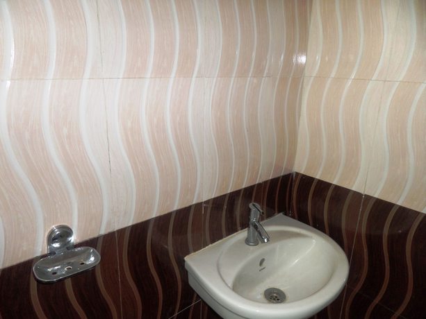 Imagen de la habitación del Hotel Riya Raj. Foto 17