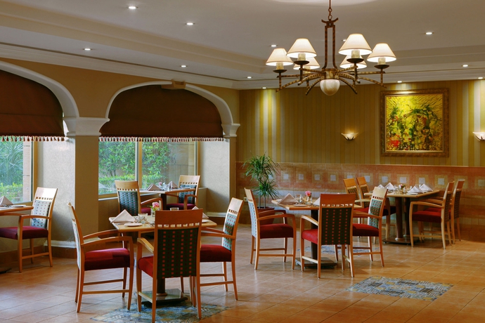 Imagen del bar/restaurante del Hotel Riyadh Marriott. Foto 2