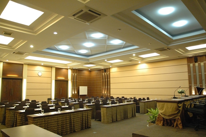 Imagen de los interiores del Hotel Riyadi Palace. Foto 13