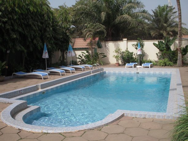Imagen de la piscina del Hotel Riyan Apartments. Foto 12