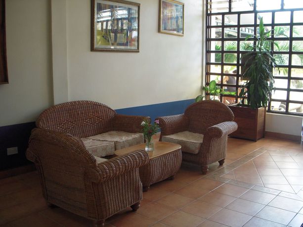 Imagen del bar/restaurante del Hotel Riyan Apartments. Foto 3