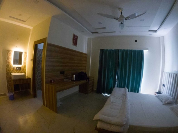 Imagen de la habitación del Hotel Riyansh. Foto 11