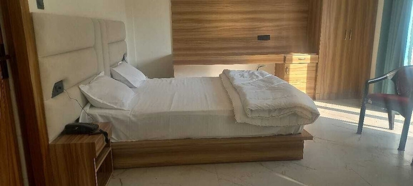 Imagen de la habitación del Hotel Riyansh. Foto 13