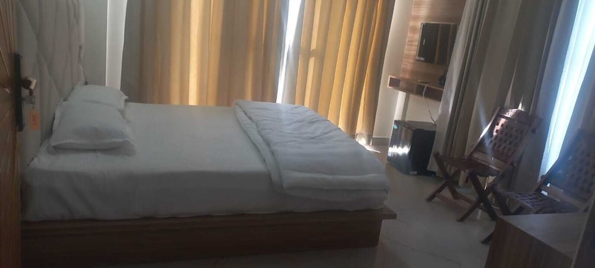 Imagen de la habitación del Hotel Riyansh. Foto 14