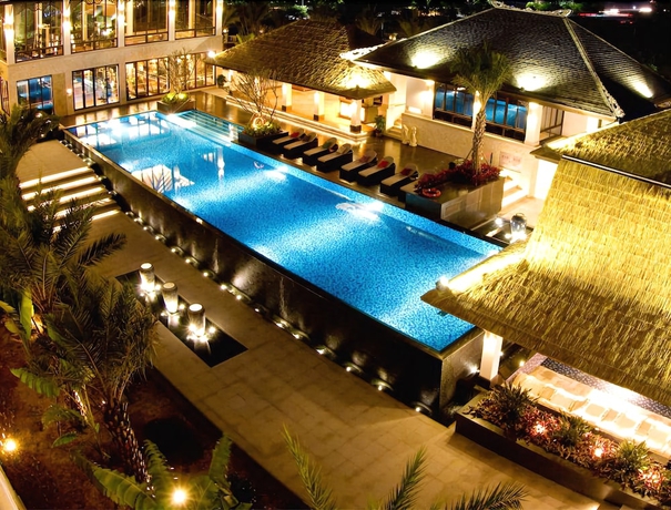 Imagen de la piscina del Hotel Riyuegu Hotsprings Resort. Foto 18