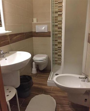 Imagen de la habitación del Hotel Riz, FINALE LIGURE. Foto 5