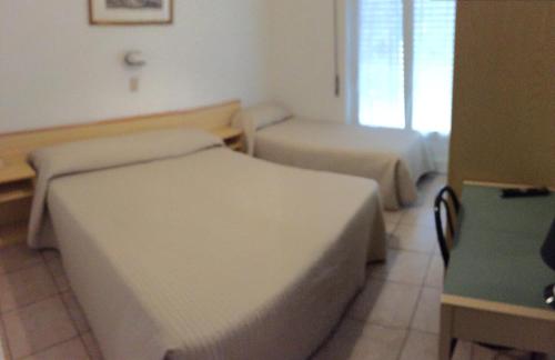 Imagen de la habitación del Hotel Riz, FINALE LIGURE. Foto 6