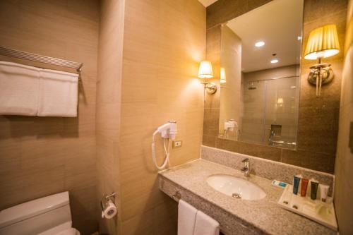 Imagen de la habitación del Hotel Rizal Park. Foto 8