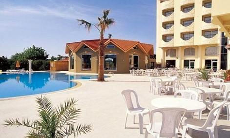 Imagen de la piscina del Hotel Rizzi, &Ccedil;amyuva. Foto 5
