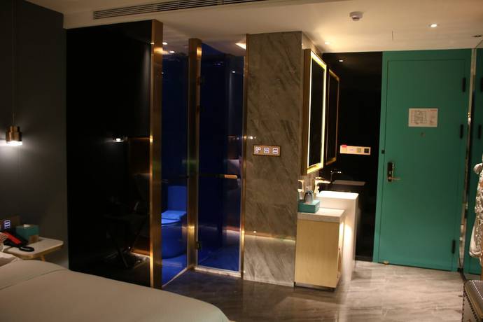 Imagen de la habitación del Hotel R-kiss Boutique. Foto 14