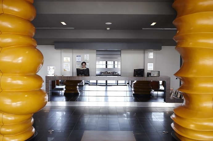 Imagen de los interiores del Hotel Rmh Modena Des Arts. Foto 16