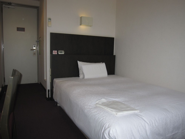 Imagen de la habitación del Hotel R&middot;inn Fukchiyama. Foto 8