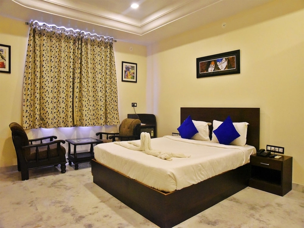 Imagen de la habitación del Hotel RnB Shivani Udaipur. Foto 4