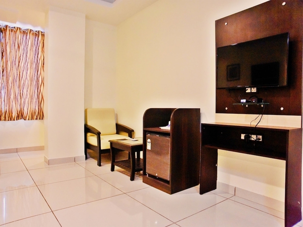 Imagen de la habitación del Hotel RnB Shivani Udaipur. Foto 10