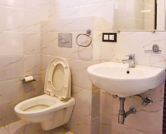 Imagen de la habitación del Hotel RnB Shivani Udaipur. Foto 12