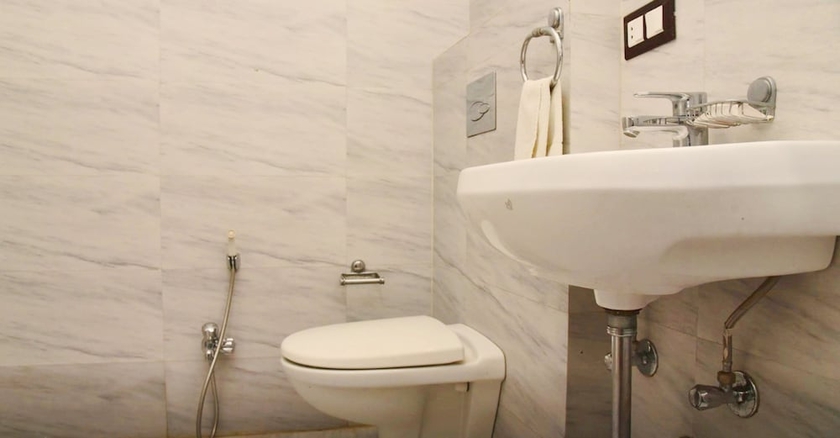 Imagen de la habitación del Hotel RnB Shivani Udaipur. Foto 13