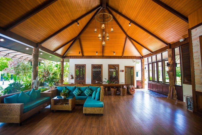 Imagen de los interiores del Hotel Rnana Grand. Foto 17