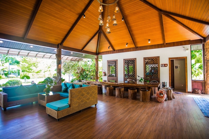 Imagen de los interiores del Hotel Rnana Grand. Foto 18