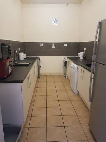 Imagen general del Hotel Roaches Bunkhouse - Hostel. Foto 2