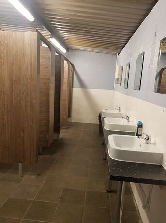 Imagen general del Hotel Roaches Bunkhouse - Hostel. Foto 5