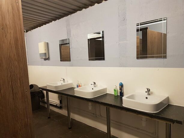 Imagen general del Hotel Roaches Bunkhouse - Hostel. Foto 6