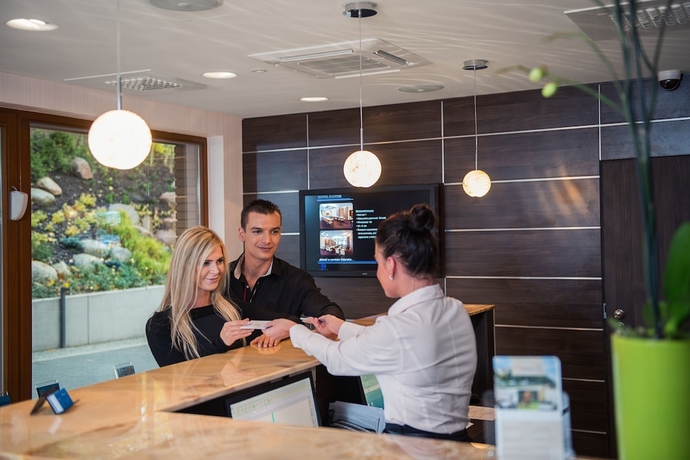 Imagen de los interiores del Hotel R&oacute;żany Gaj. Foto 19