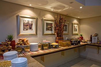 Imagen de la piscina del Hotel Road Lodge Centurion. Foto 15