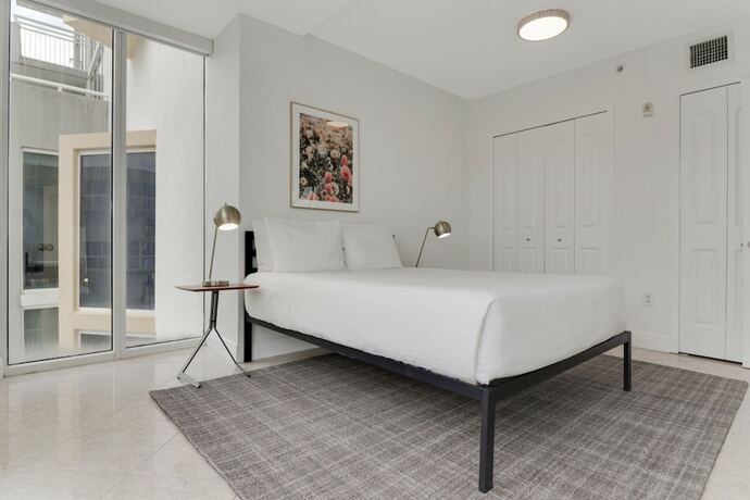 Imagen de la habitación del Hotel Roami at Sunny Isles. Foto 14