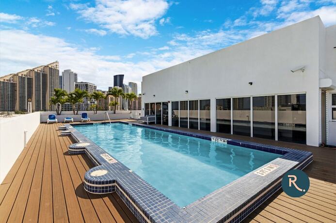 Imagen general del Hotel Roami at Sunny Isles. Foto 7