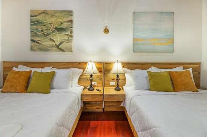 Imagen de la habitación del Hotel Roatan Yacht Club. Foto 12