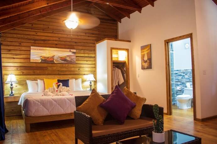 Imagen de la habitación del Hotel Roatan Yacht Club. Foto 19