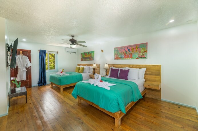 Imagen general del Hotel Roatan Yacht Club. Foto 9