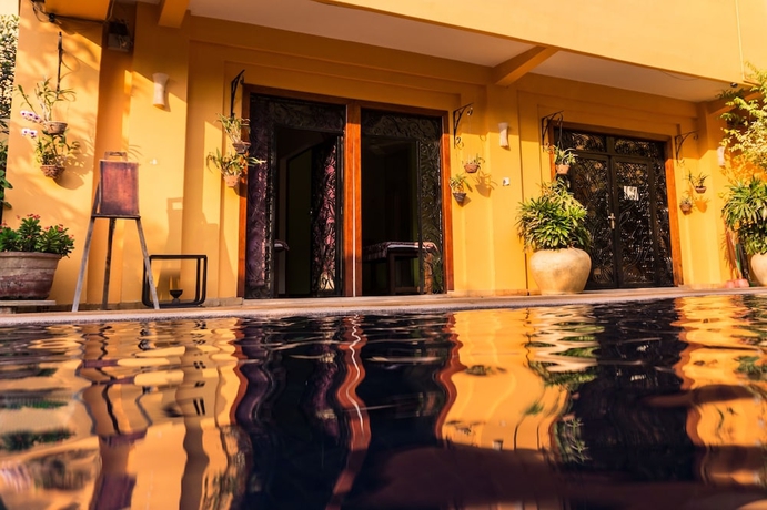 Imagen de la piscina del Hotel Robam Inn. Foto 19