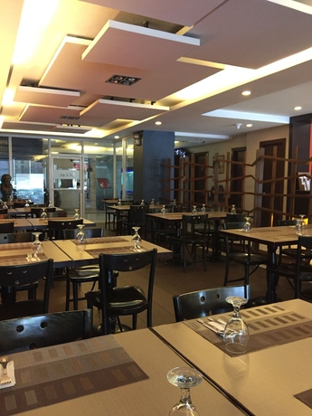 Imagen del bar/restaurante del Hotel Robbinsdale Residences. Foto 2