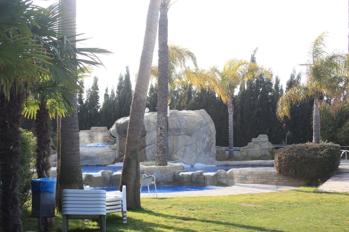 Imagen de la piscina del Hotel Rober Palas. Foto 16